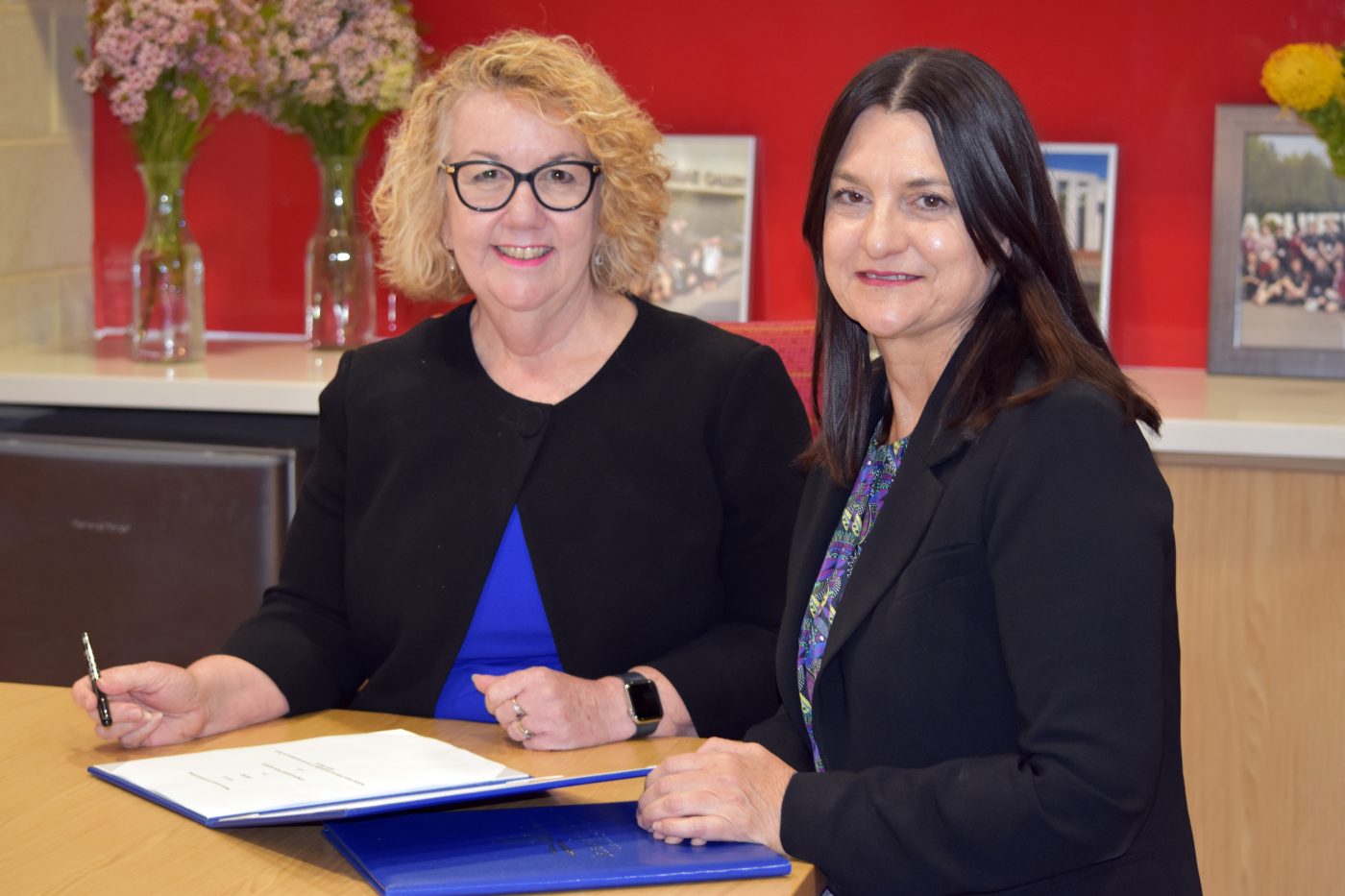 Eleanor Hughes & Leanne Cunnold signing the MoU